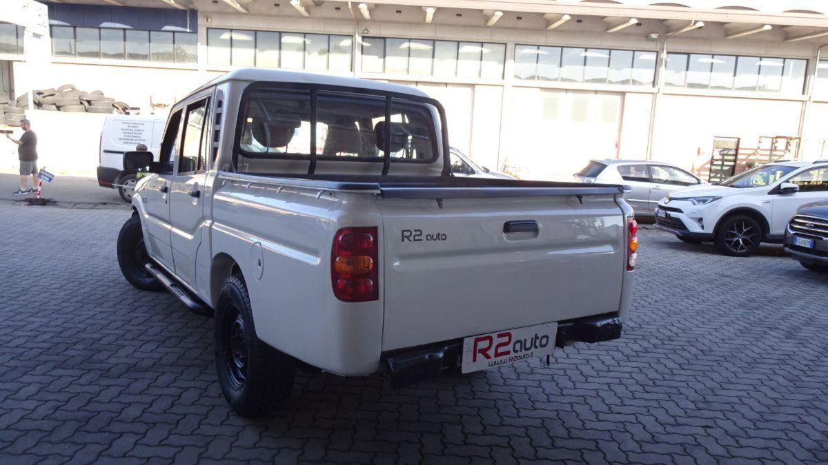 Mahindra Goa 2.2 CRDe 16V 4WD SLX (5)