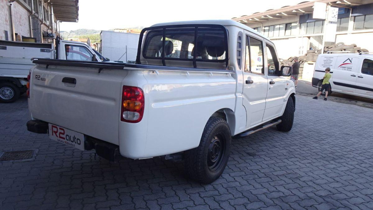 Mahindra Goa 2.2 CRDe 16V 4WD SLX (8)