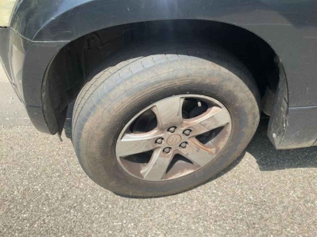 Suzuki Grand Vitara 1.9 DDiS 5 porte Crossover (10)