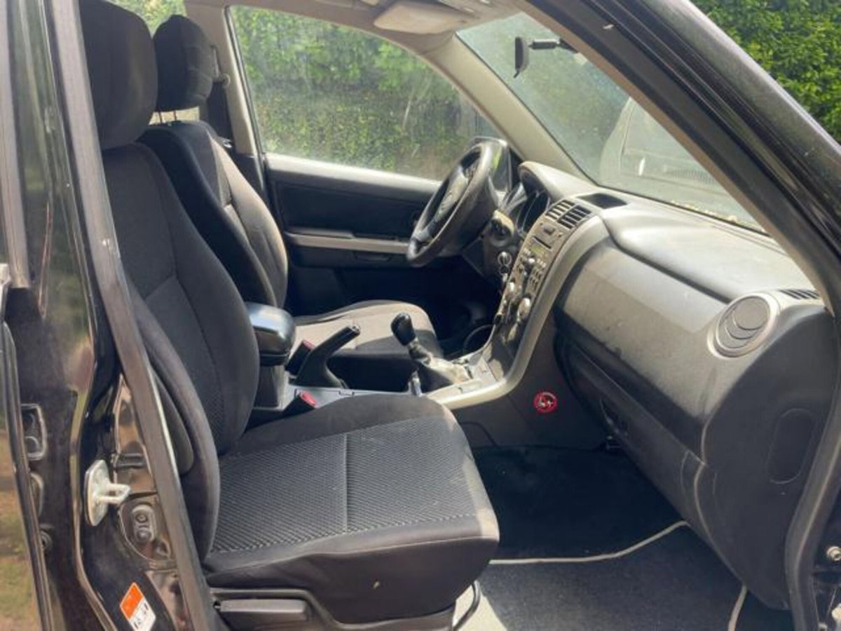 Suzuki Grand Vitara 1.9 DDiS 5 porte Crossover (13)