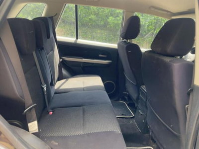 Suzuki Grand Vitara 1.9 DDiS 5 porte Crossover (14)
