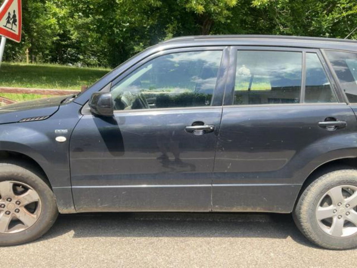 Suzuki Grand Vitara 1.9 DDiS 5 porte Crossover (5)