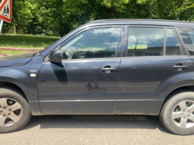 Suzuki Grand Vitara 1.9 DDiS 5 porte Crossover (5)