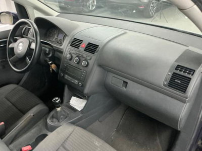 Volkswagen Touran TDI 101CV Trendline (11)
