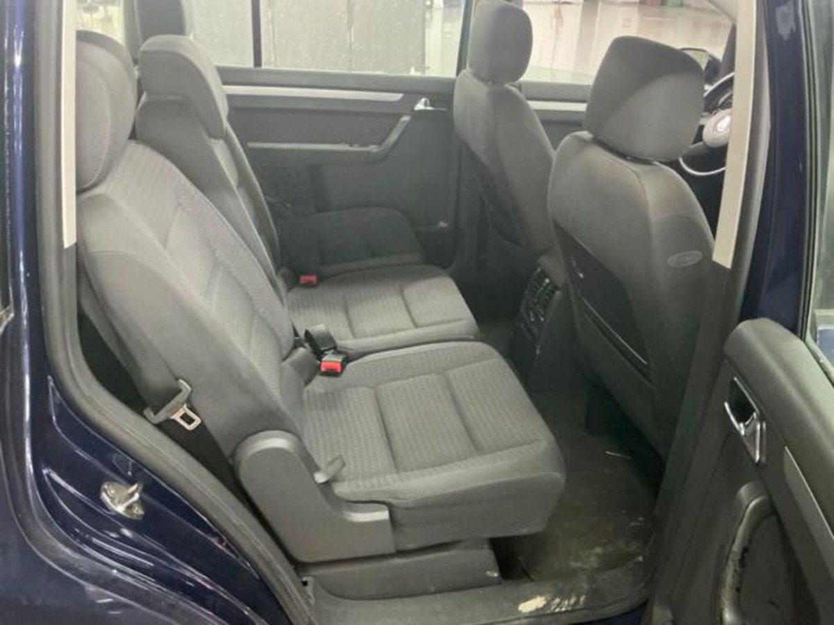 Volkswagen Touran TDI 101CV Trendline (13)