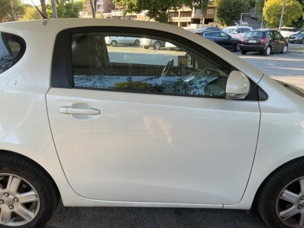 Toyota iQ 1.0 (9)