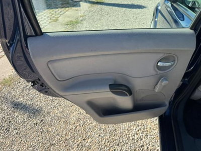 Citroen C3 1.4 HDi 70 Exclusive (13)