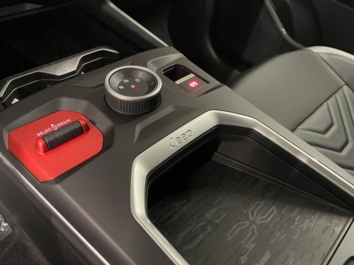 Jeep Compass full-electric Summit fwd 213cv auto (12)