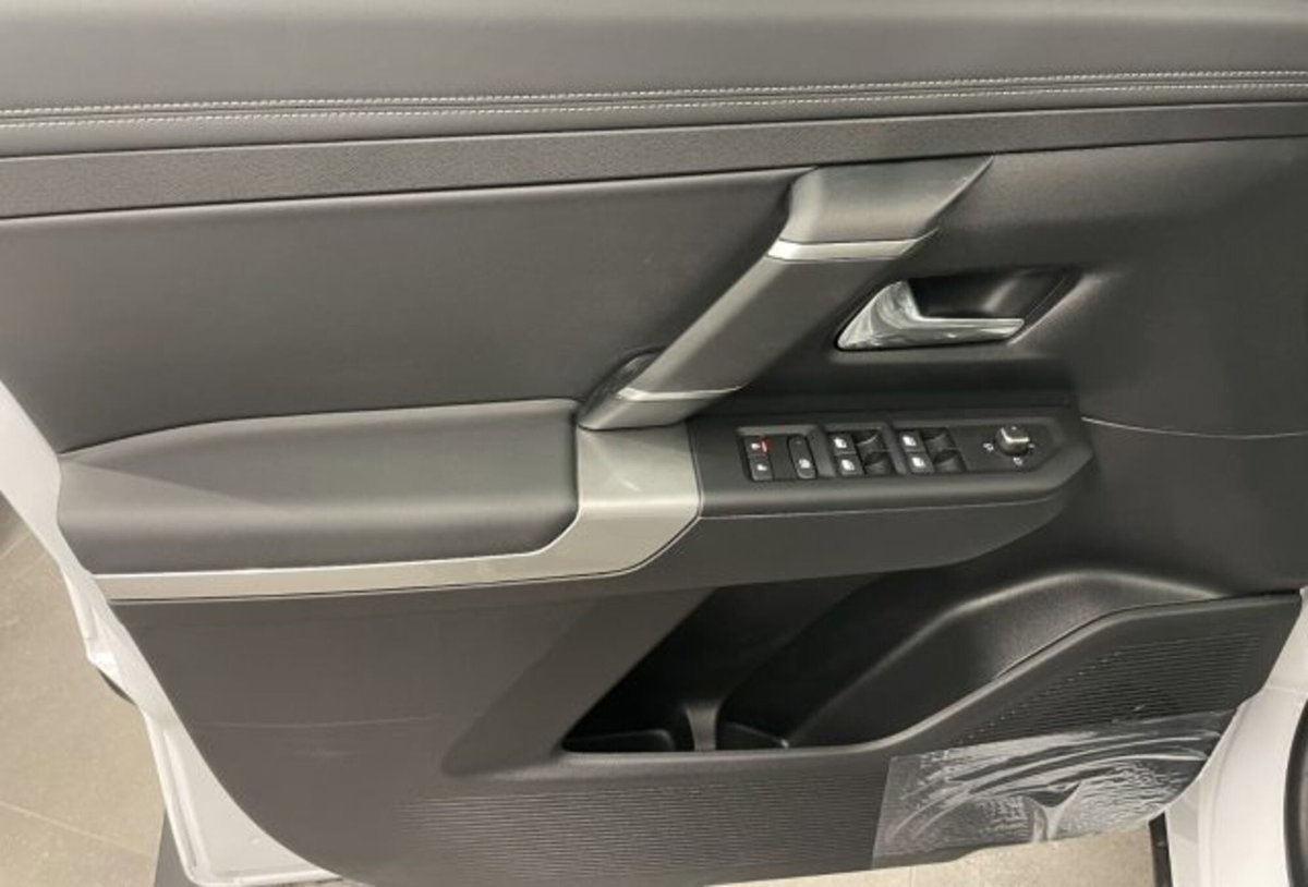 Jeep Compass full-electric Summit fwd 213cv auto (17)