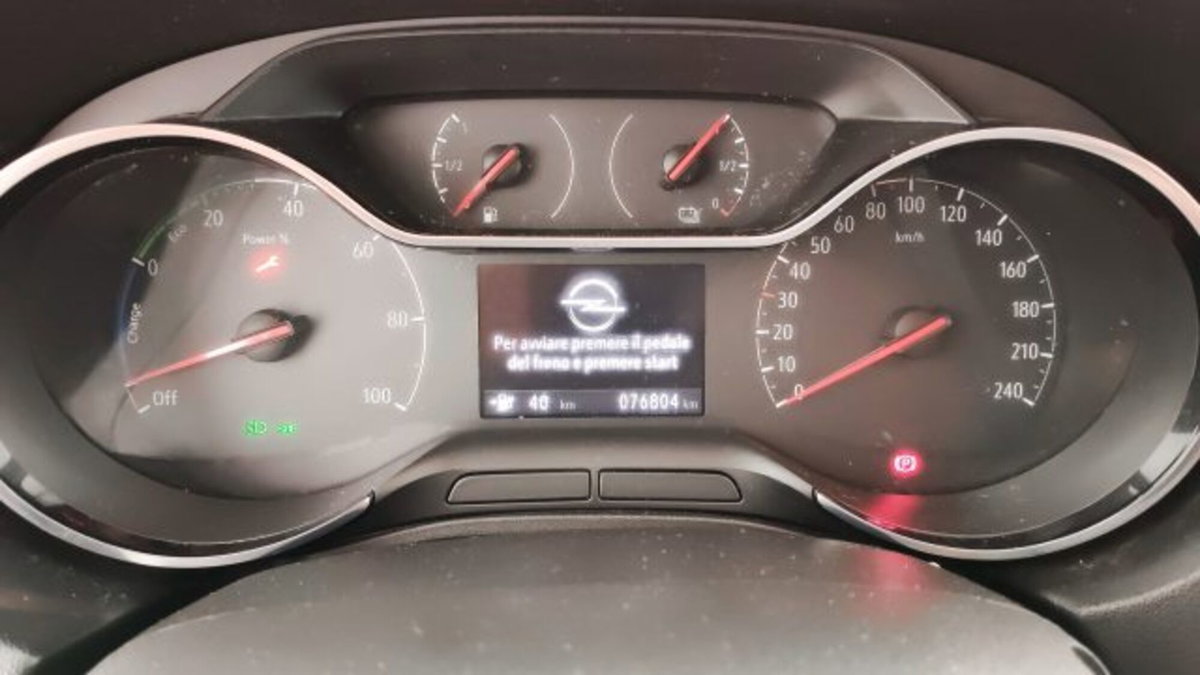 Opel Grandland X 1.6 Hybrid4 Plug-in aut. AWD (10)