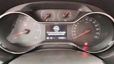 Opel Grandland X 1.6 Hybrid4 Plug-in aut. AWD (10)