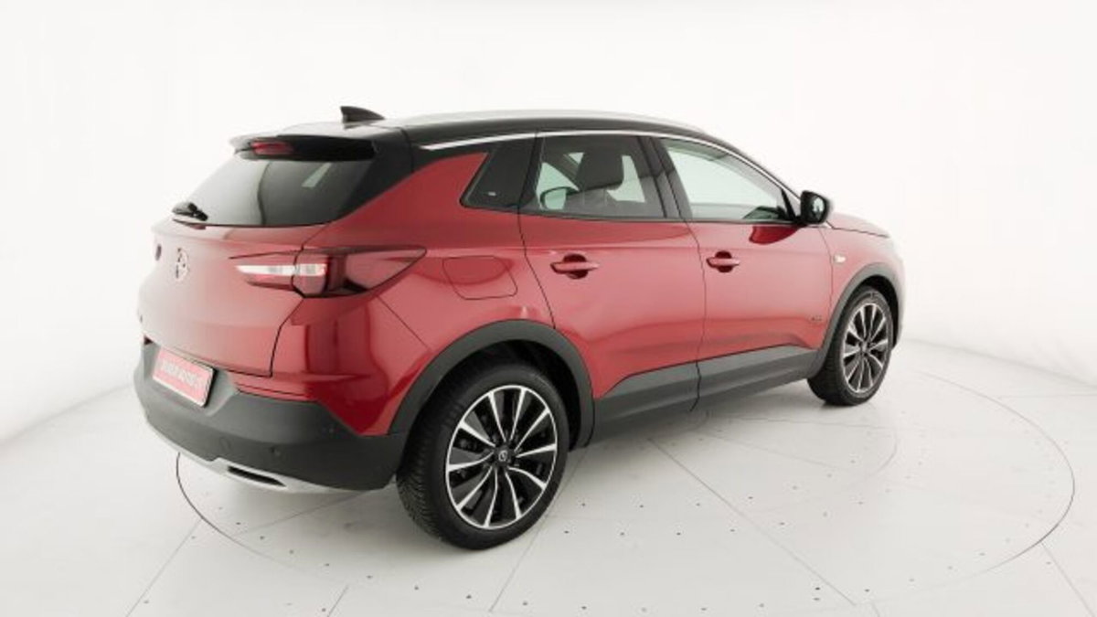 Opel Grandland X 1.6 Hybrid4 Plug-in aut. AWD (18)