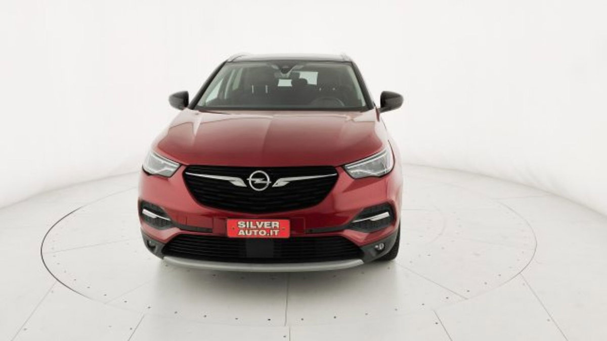Opel Grandland X 1.6 Hybrid4 Plug-in aut. AWD (2)