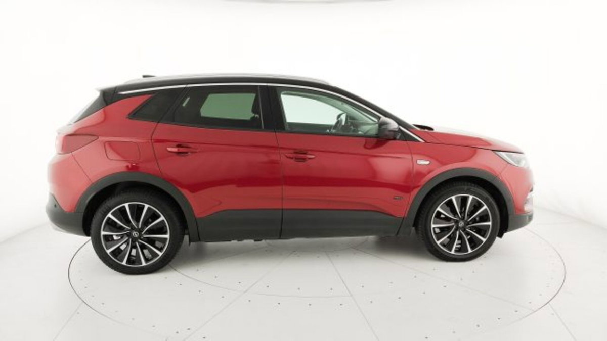 Opel Grandland X 1.6 Hybrid4 Plug-in aut. AWD (8)