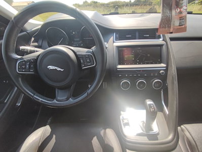 Jaguar E-Pace 2.0D 150 CV AWD aut. R-Dynamic (11)