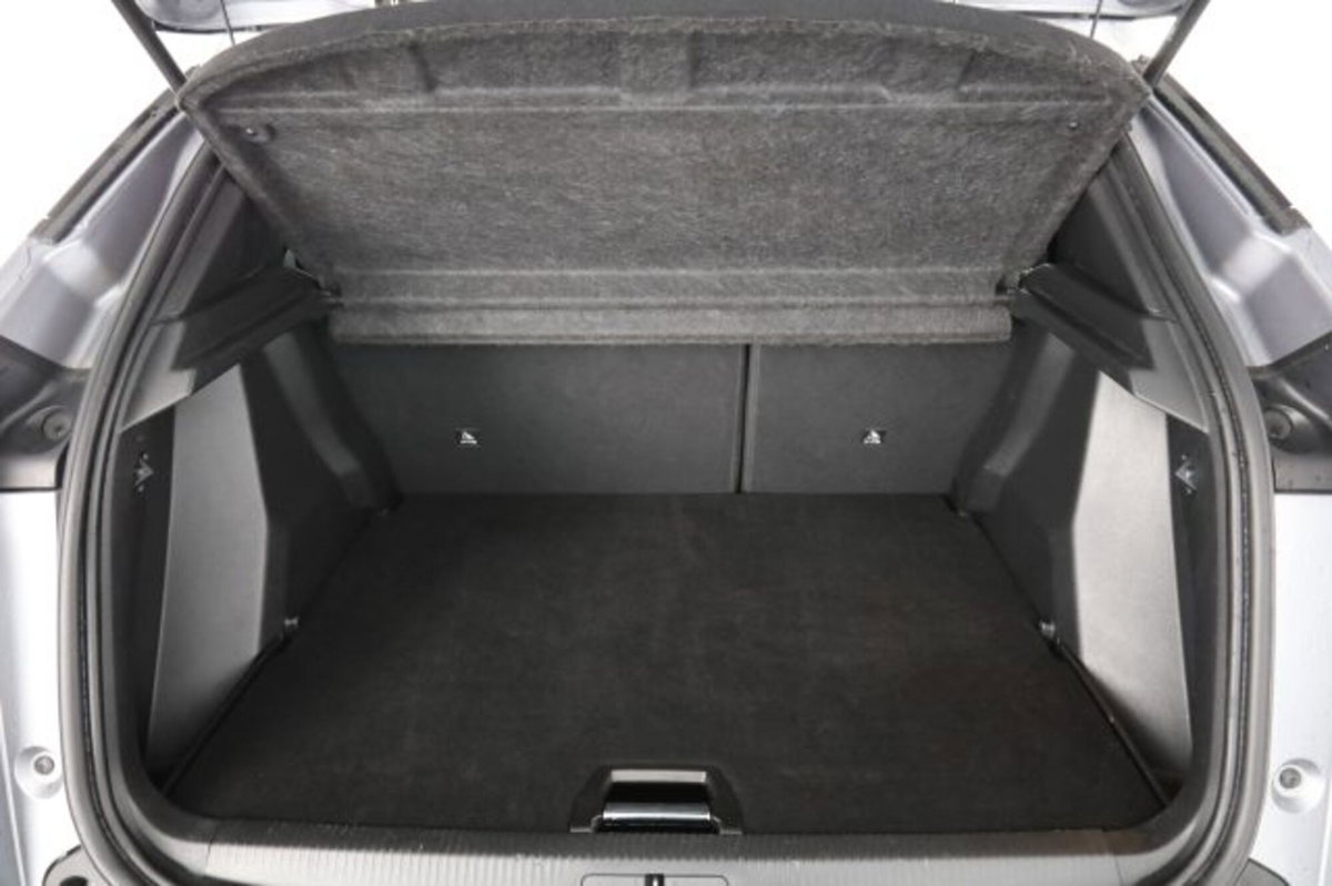 Peugeot 2008 PureTech 100 S&S Allure (5)