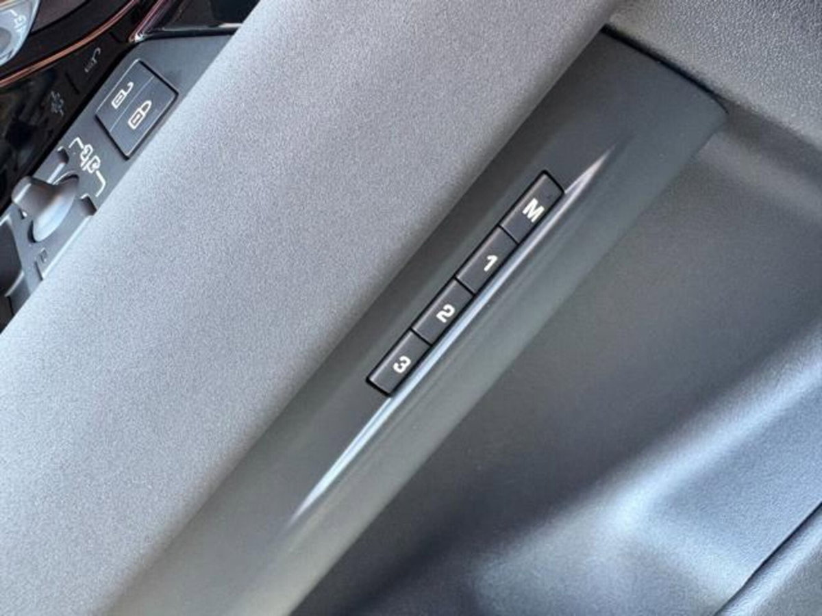 Land Rover Range Rover Evoque 1.5 I3 PHEV 300 CV AWD Auto (19)