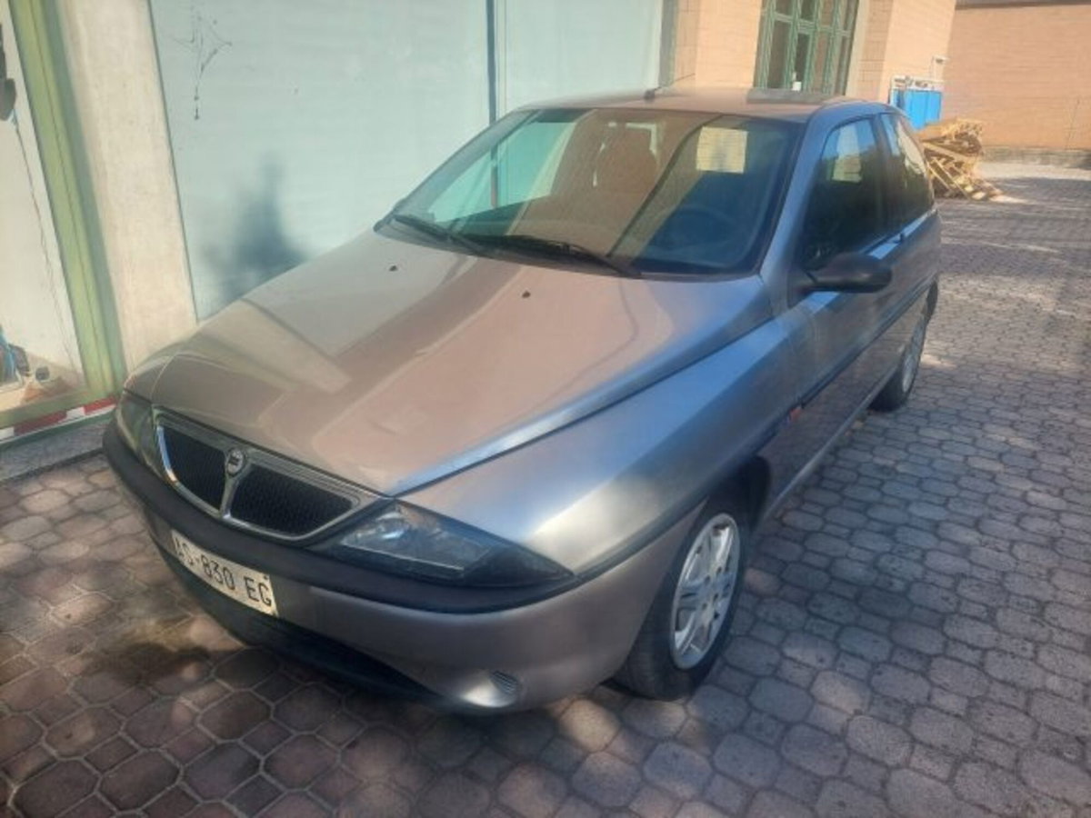 Lancia Y cat LE (2)