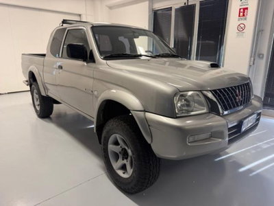 Mitsubishi L200 2.5 TD cat 4WD Club Cab Intense (3)