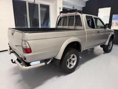 Mitsubishi L200 2.5 TD cat 4WD Club Cab Intense (5)