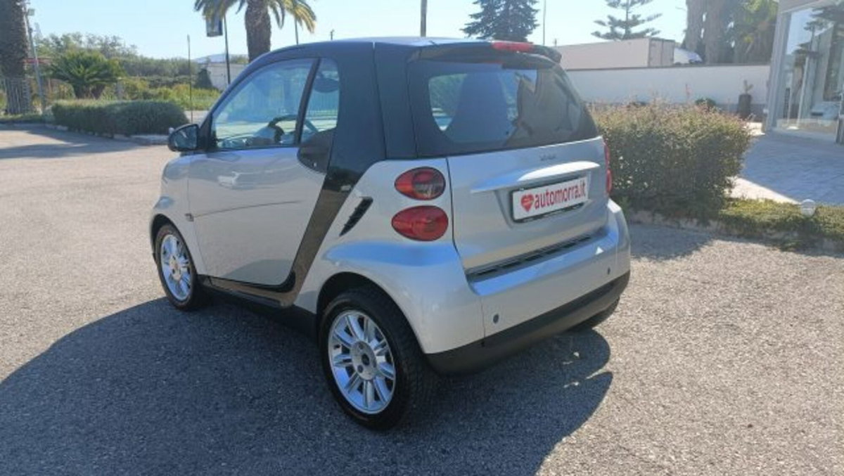 smart Fortwo 1000 52 kW MHD coupé pure (4)