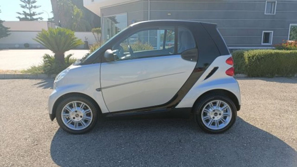 smart Fortwo 1000 52 kW MHD coupé pure (7)