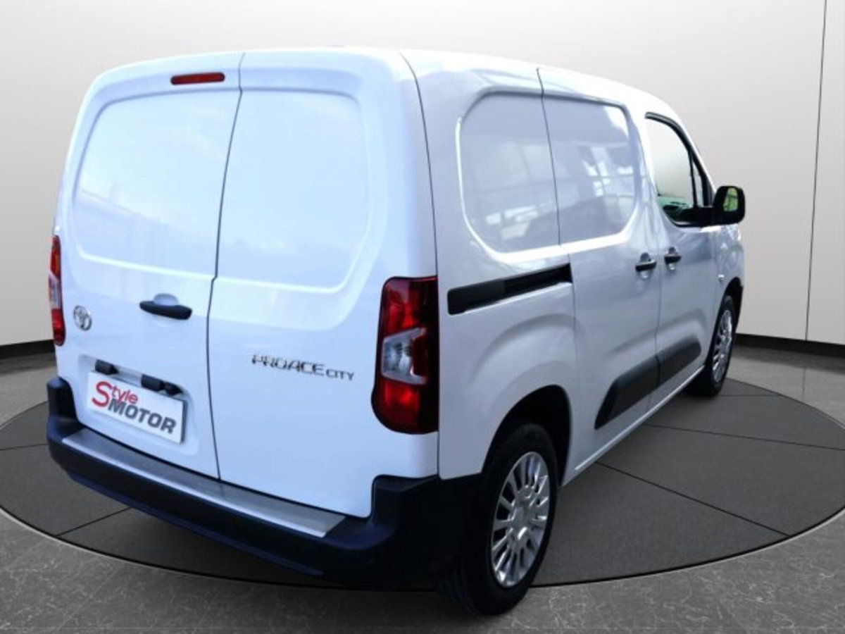 Toyota Proace City City 1.5D 100 CV S&S PC 4p. Comfort (2)