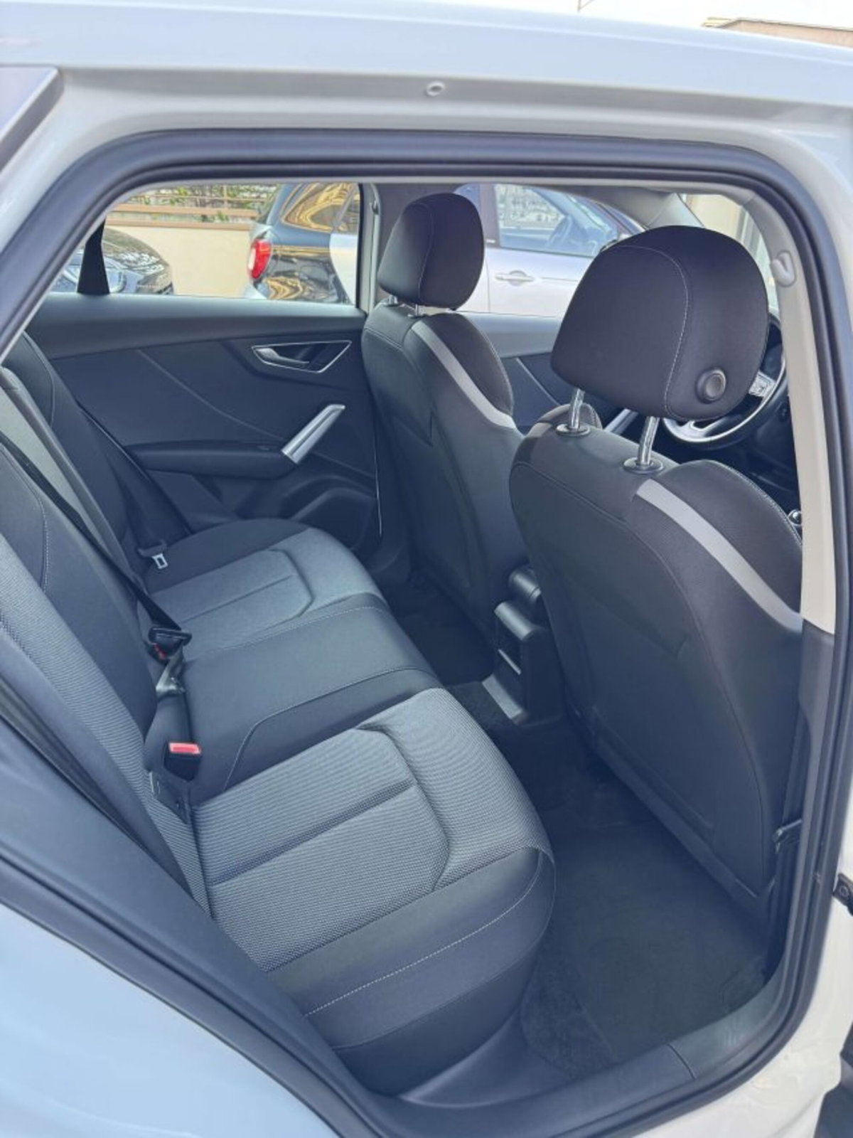 Audi Q2 30 2.0 tdi S line edition (7)
