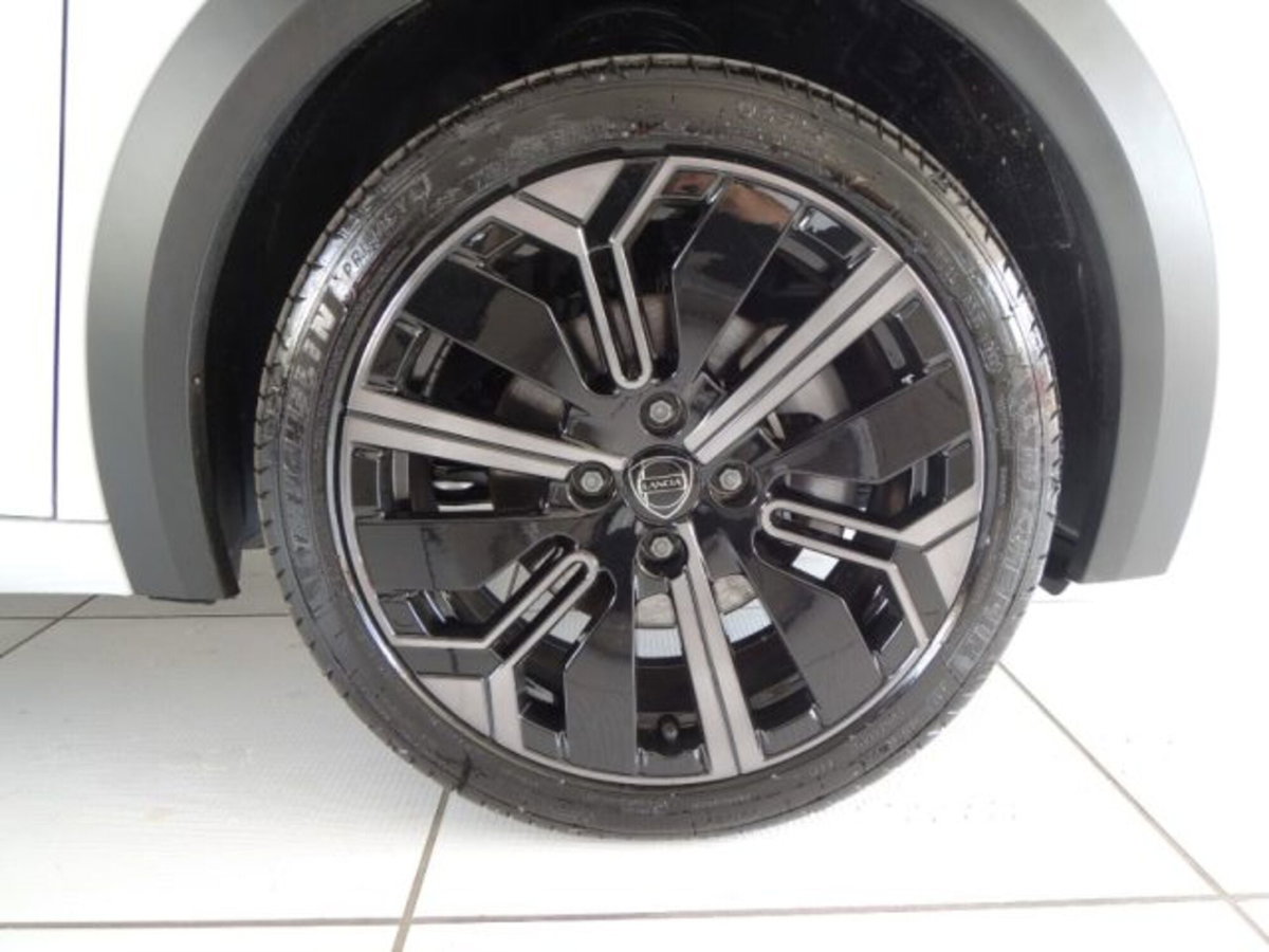 Lancia Ypsilon 1.2 HF Line 100cv (4)