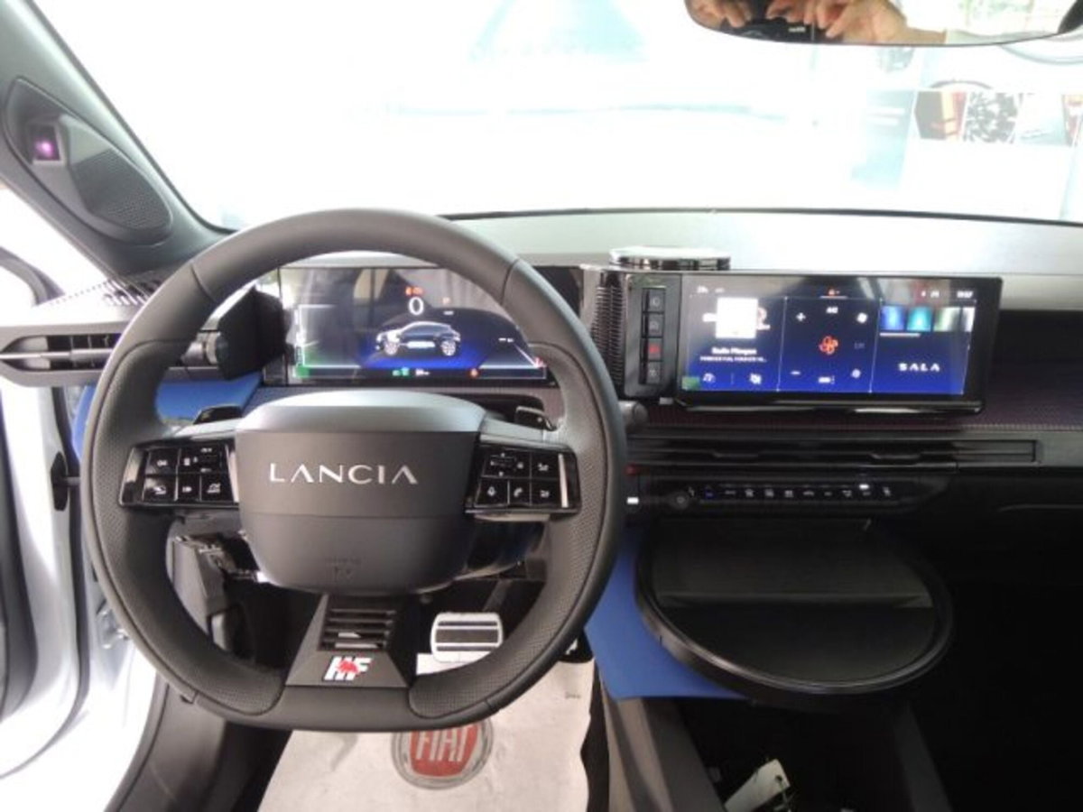 Lancia Ypsilon 1.2 HF Line 100cv (9)
