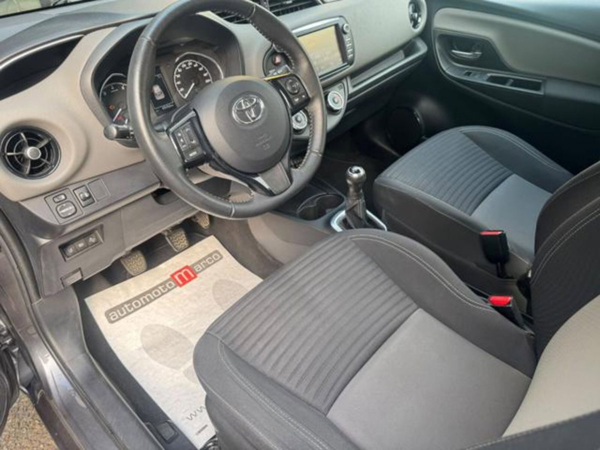 Toyota Yaris 1.0 72 CV 5 porte Active (7)