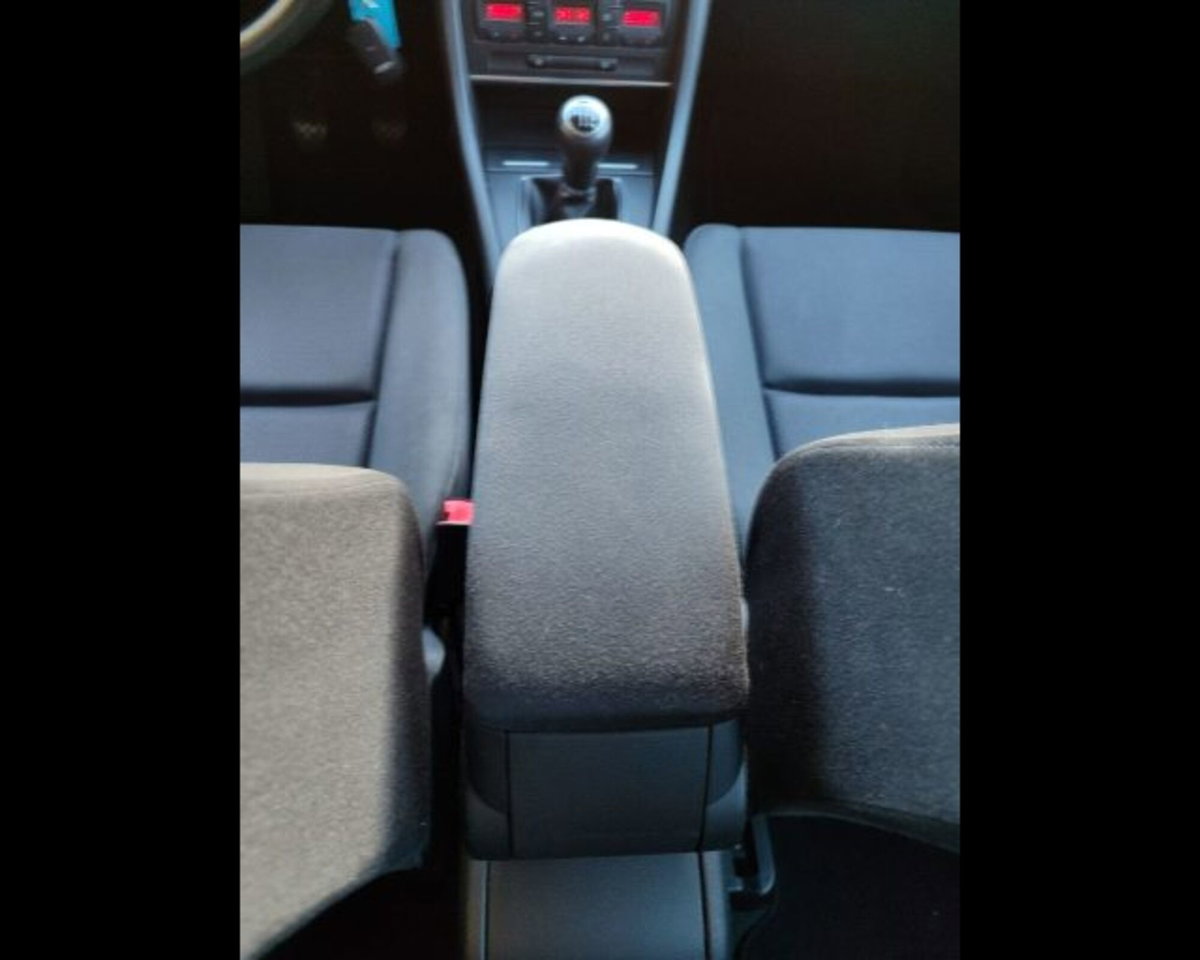 Audi A4 Avant 1.9 TDI/130 CV cat (17)