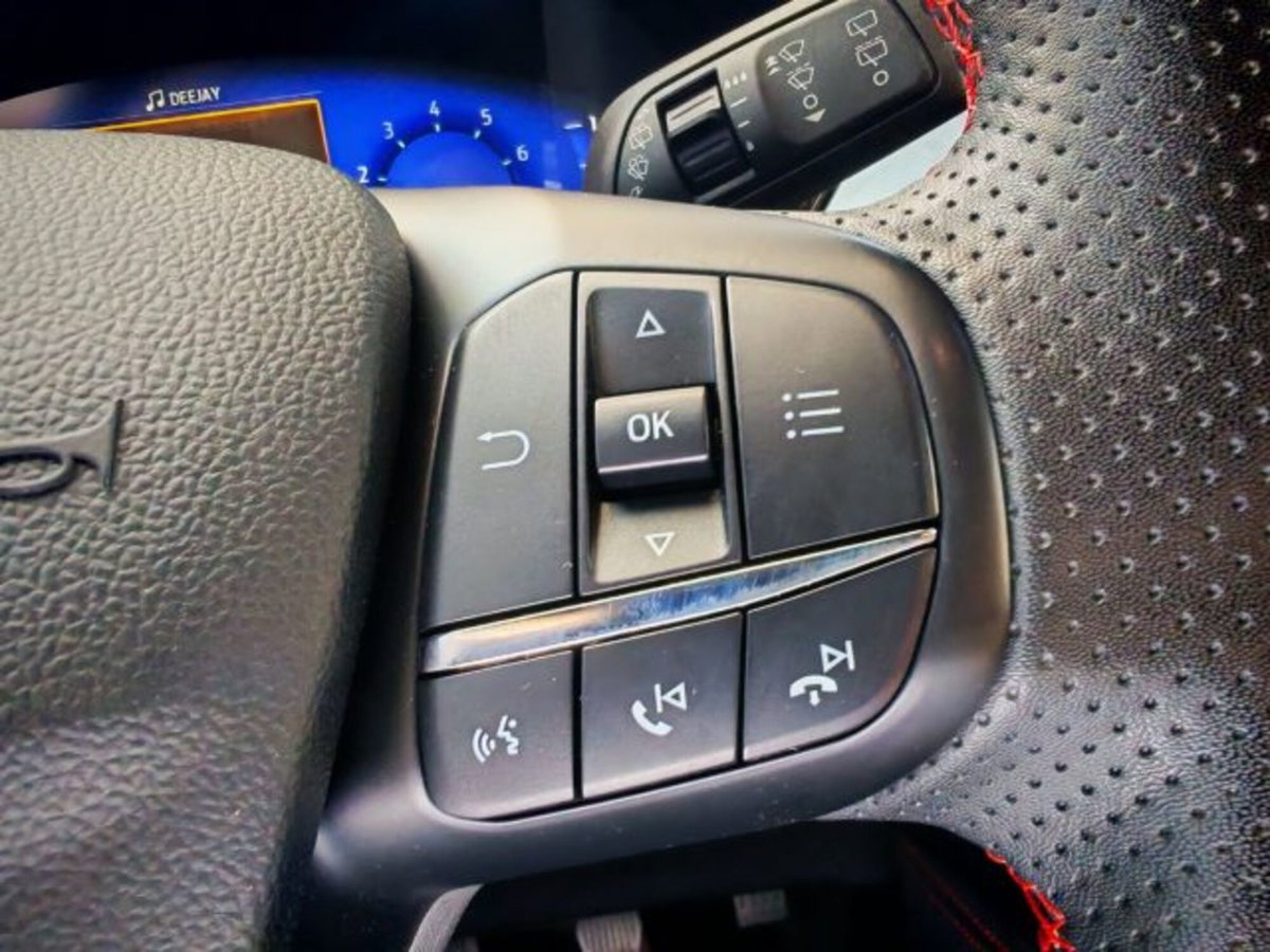 Ford Kuga 1.5 EcoBoost 150 CV 2WD ST-Line (14)