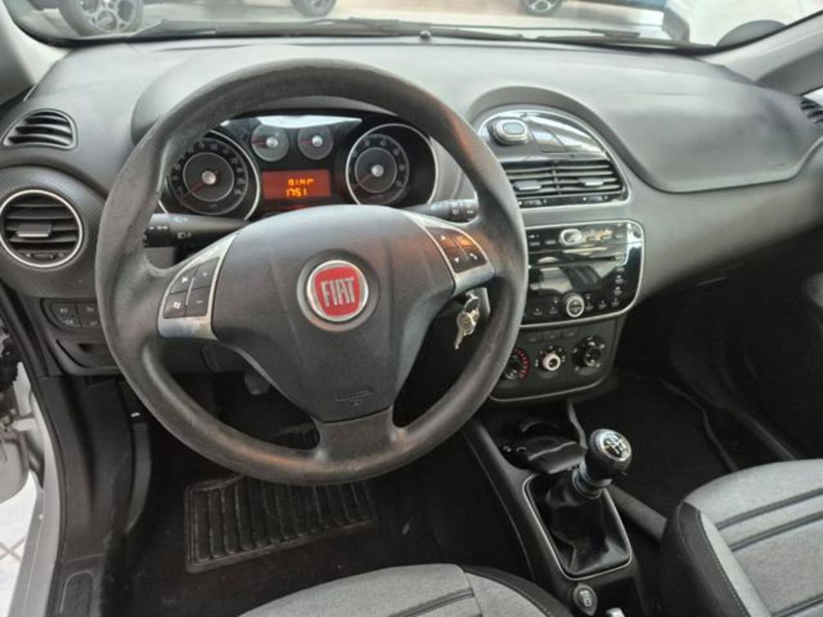Fiat Punto Evo 1.4 5 porte Dynamic Natural Power (7)