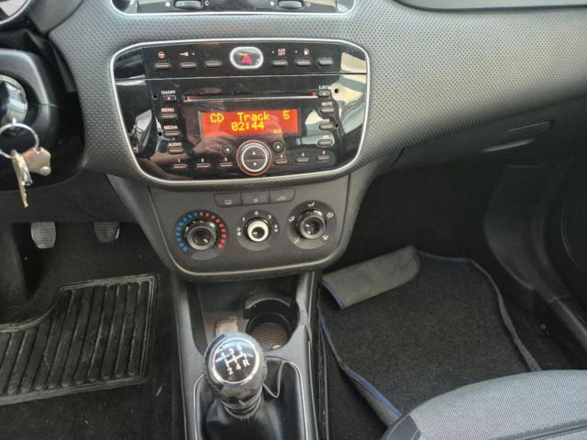 Fiat Punto Evo 1.4 5 porte Dynamic Natural Power (8)