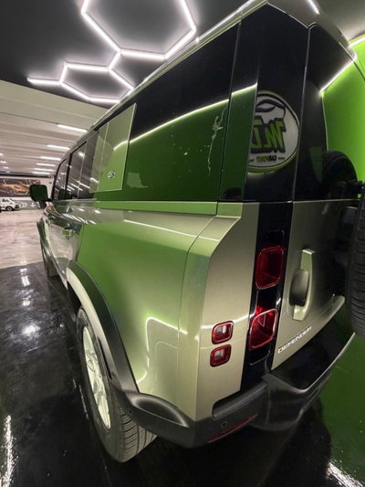 Land Rover Defender 110 2.0 si4 phev X-Dynamic SE awd 300cv auto (10)