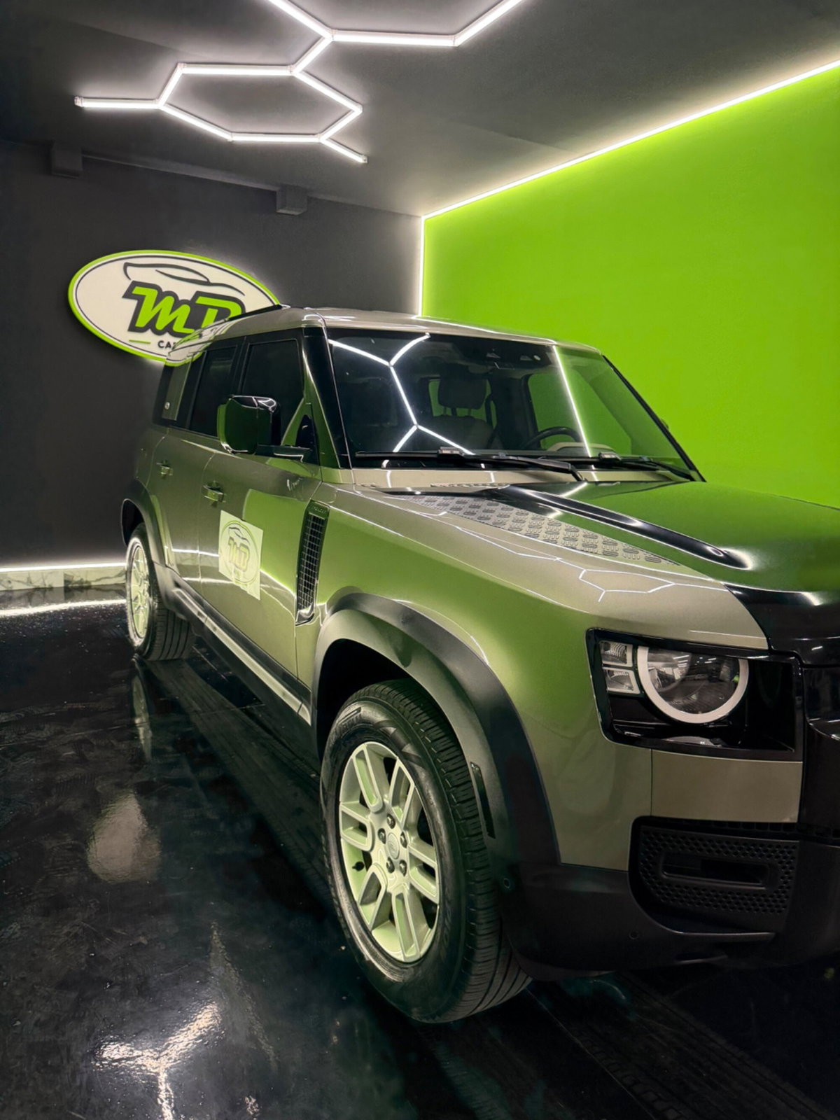 Land Rover Defender 110 2.0 si4 phev X-Dynamic SE awd 300cv auto (16)