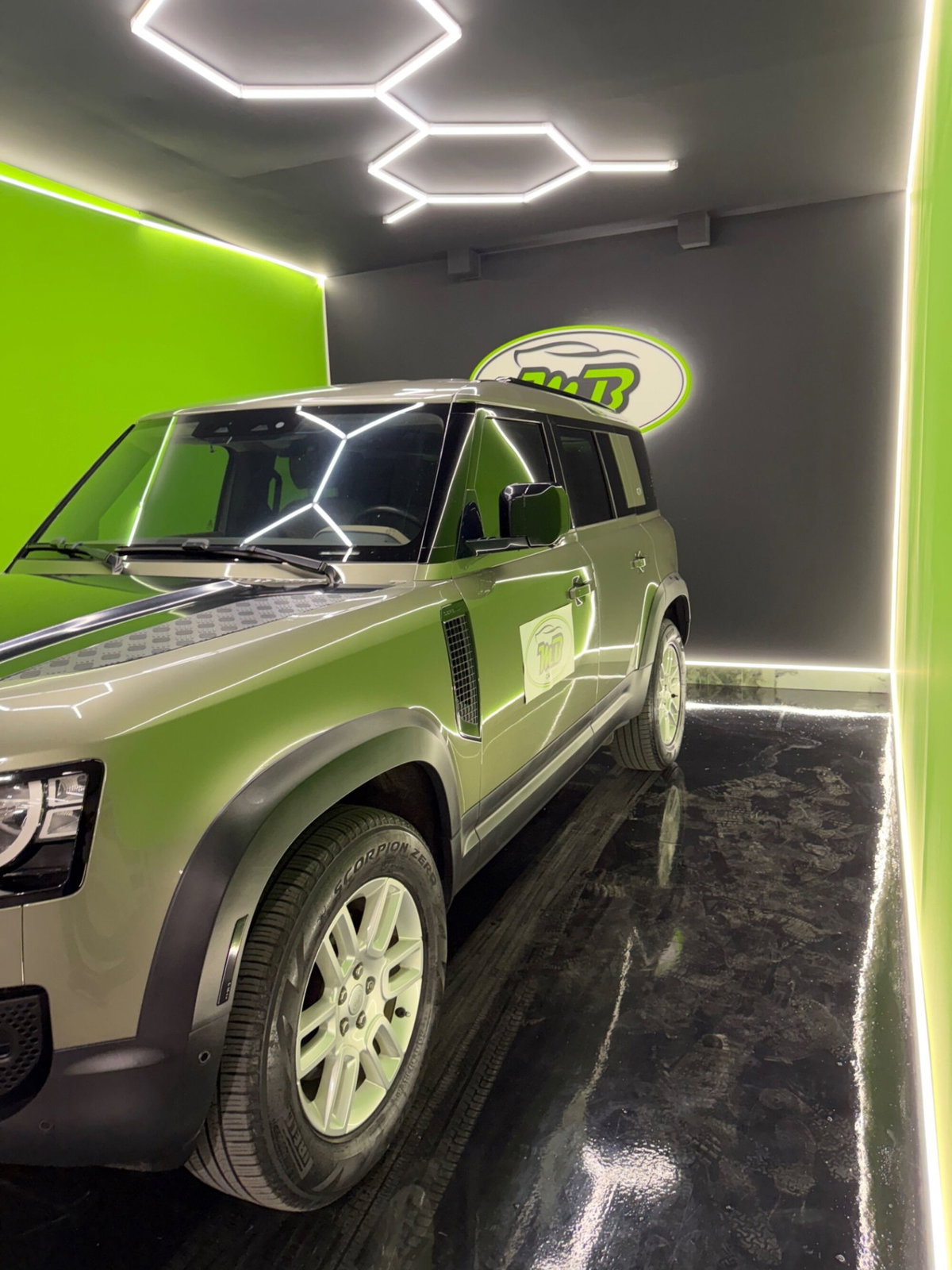 Land Rover Defender 110 2.0 si4 phev X-Dynamic SE awd 300cv auto (17)