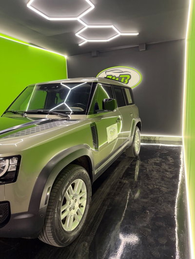 Land Rover Defender 110 2.0 si4 phev X-Dynamic SE awd 300cv auto (17)