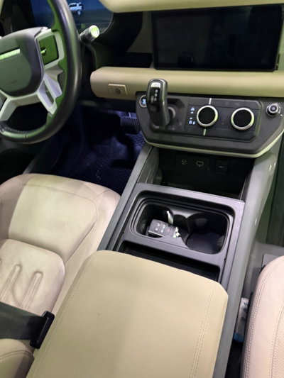 Land Rover Defender 110 2.0 si4 phev X-Dynamic SE awd 300cv auto (5)