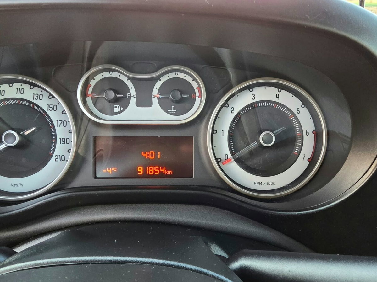 Fiat 500L 1.4 95 CV Lounge (9)