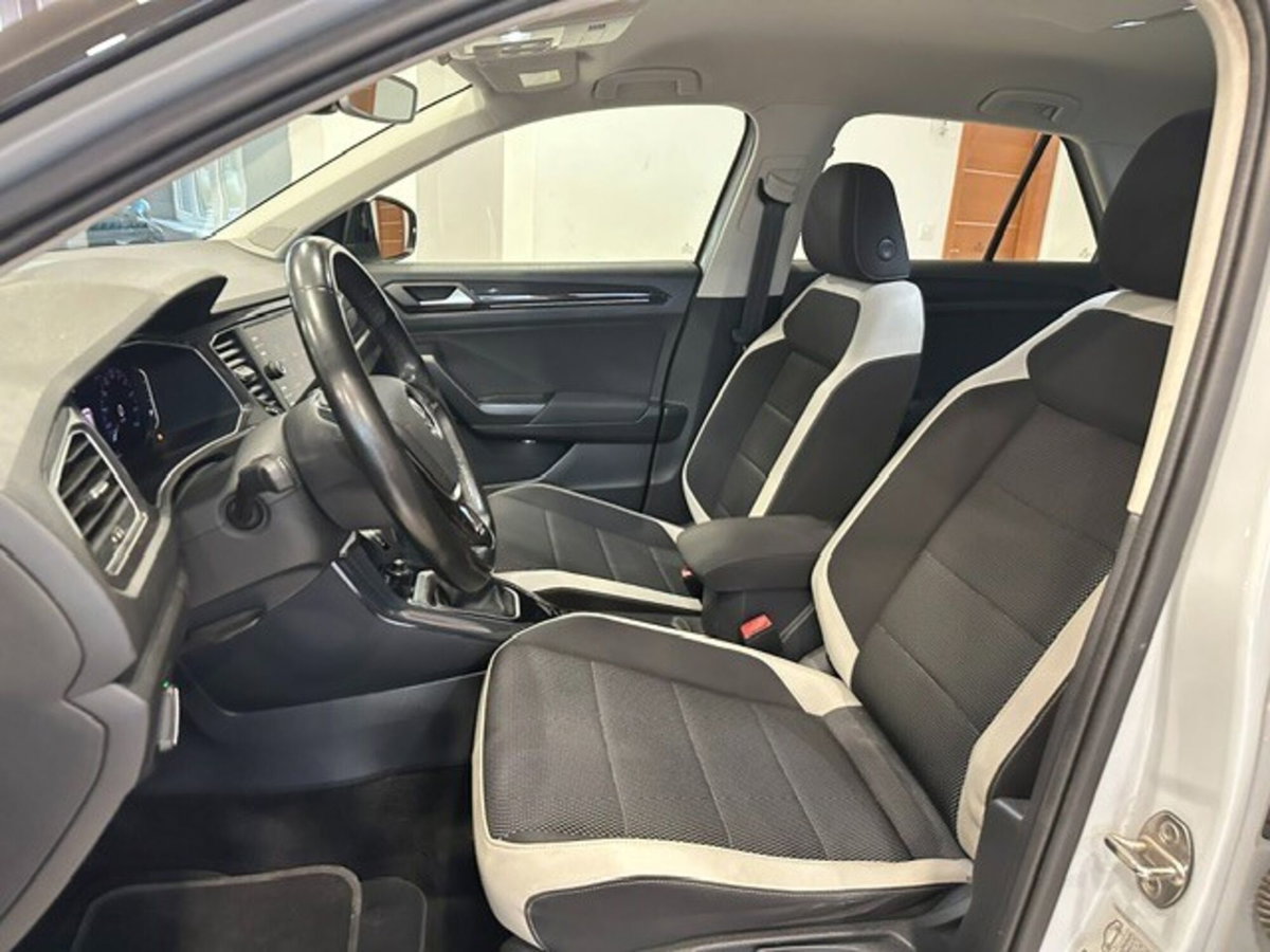 Volkswagen T-Roc 1.6 TDI SCR Advanced BlueMotion Technology (8)
