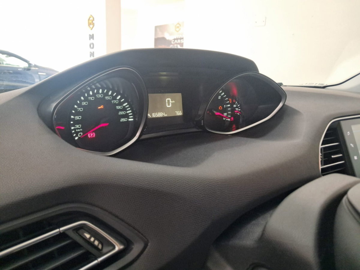 Peugeot 308 BlueHDi 100 S&S Business (6)