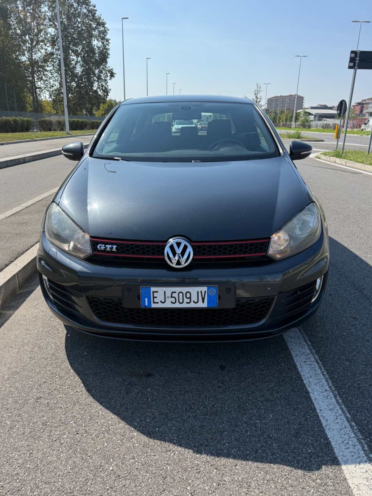Volkswagen Golf 2.0 TSI 3p. GTI (2)