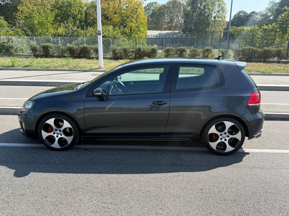 Volkswagen Golf 2.0 TSI 3p. GTI (3)