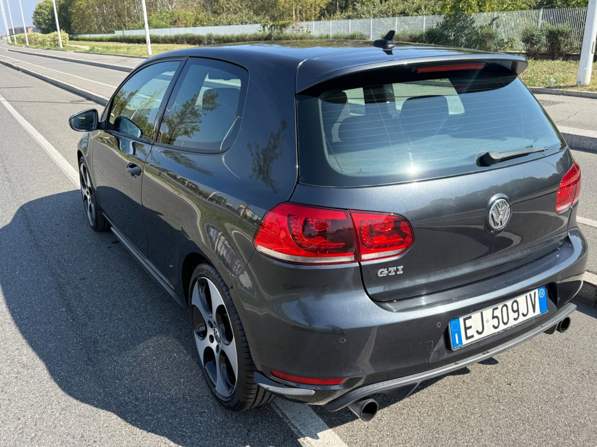 Volkswagen Golf 2.0 TSI 3p. GTI (4)