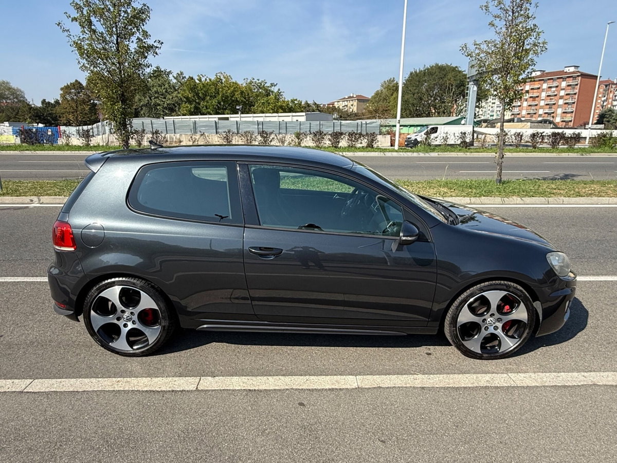 Volkswagen Golf 2.0 TSI 3p. GTI (7)