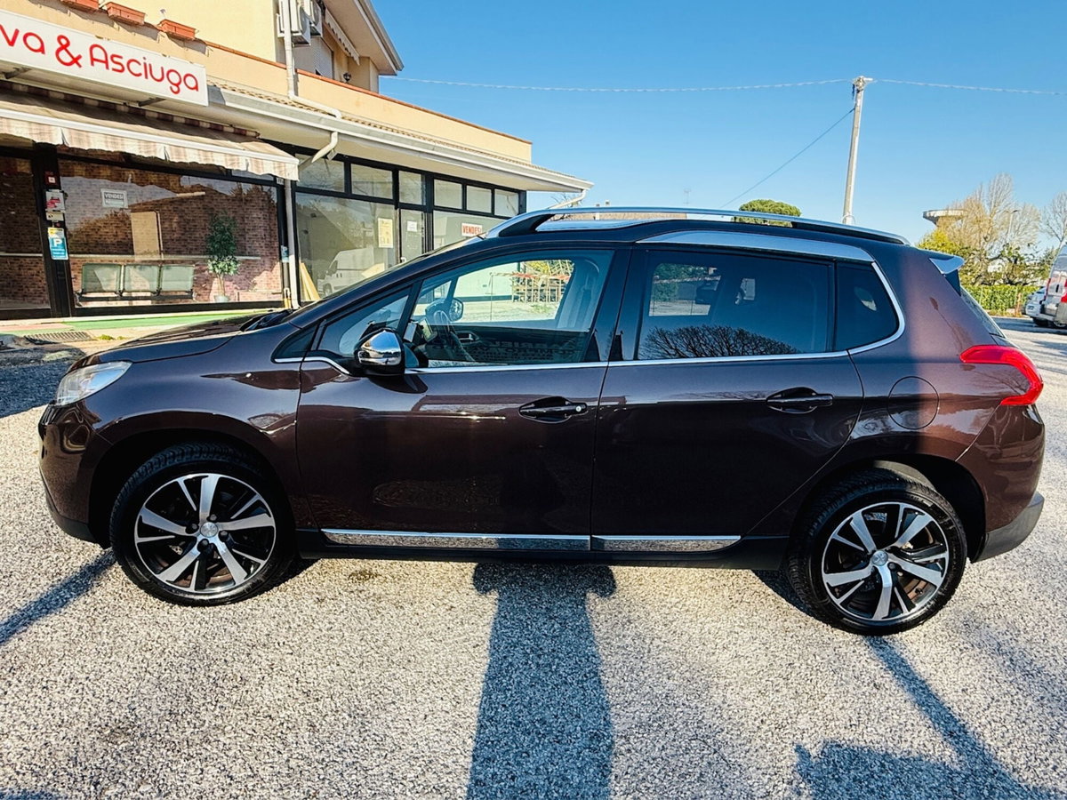 Peugeot 2008 e-HDi 115 CV Stop&Start Allure (5)