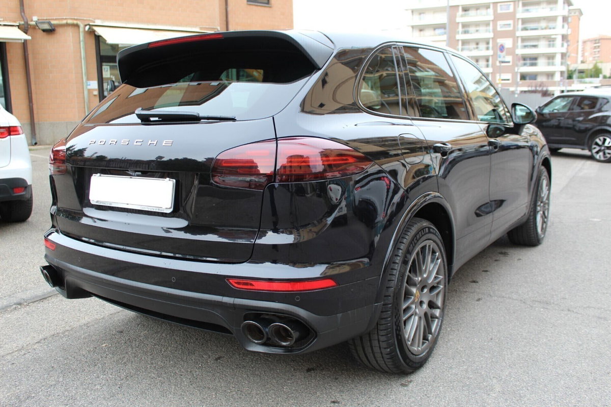 Porsche Cayenne 3.0 Diesel Platinum Edition (10)