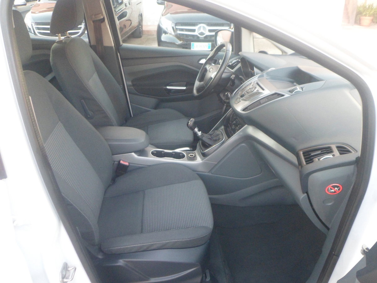 Ford C-Max 1.5 TDCi 120CV Start&Stop Titanium X (13)